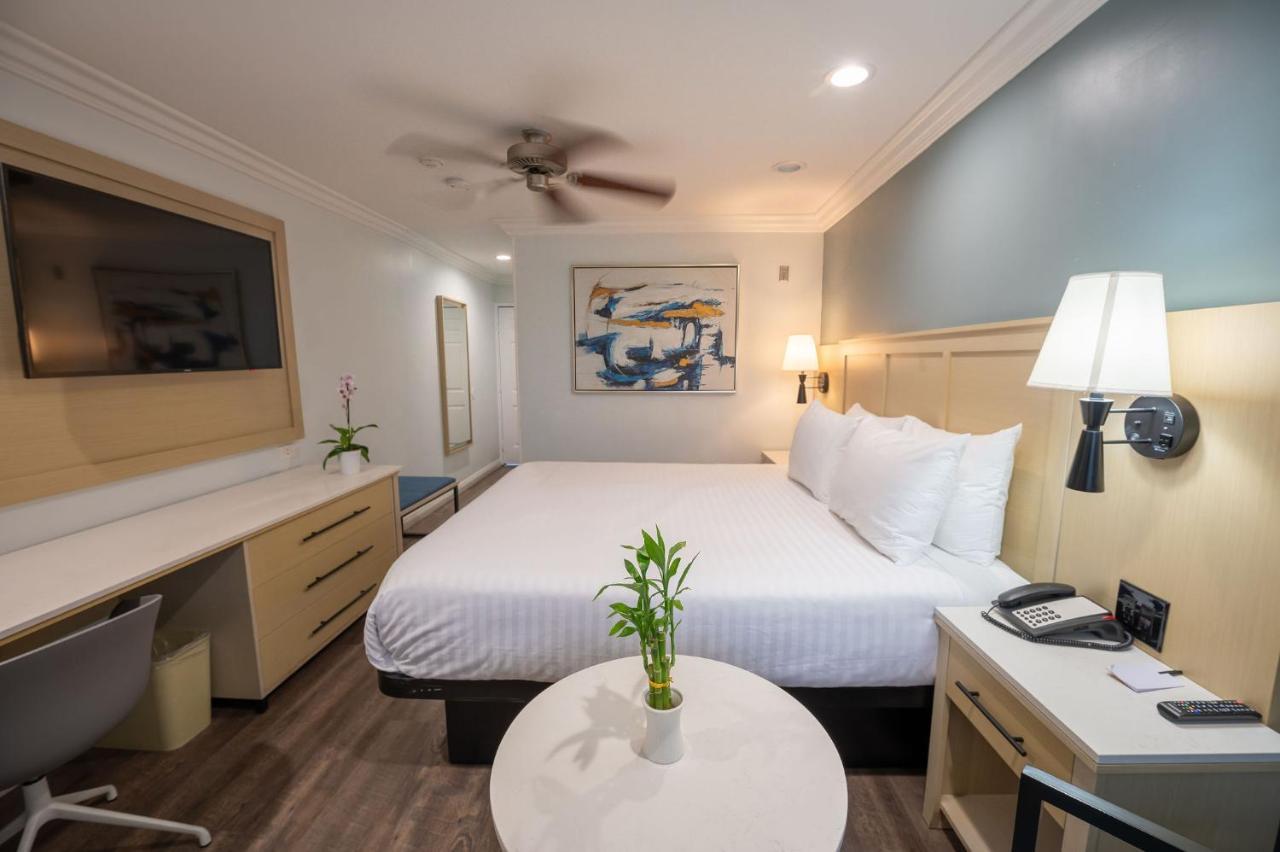 Ramada By Wyndham Redondo Beach Exterior photo