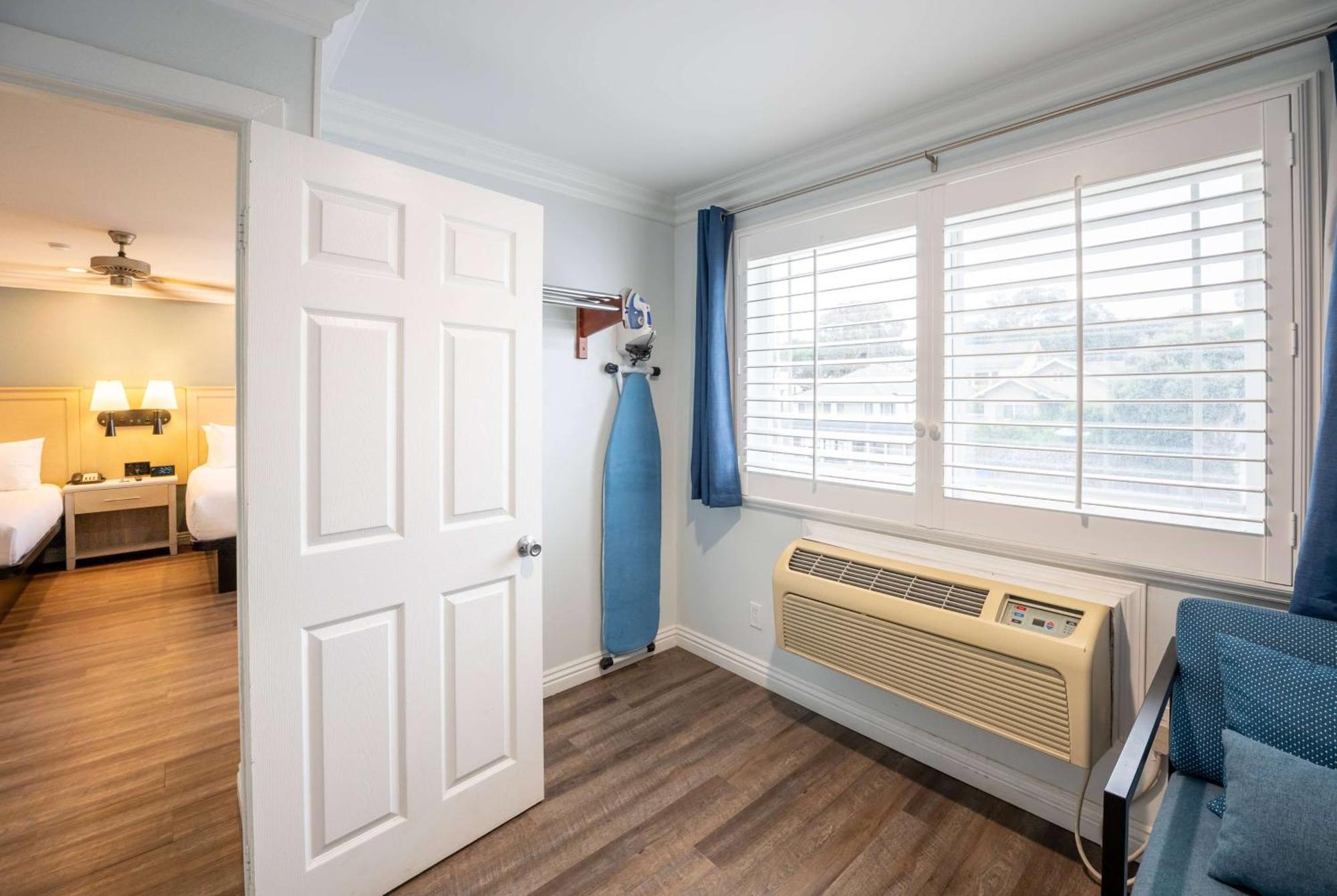 Ramada By Wyndham Redondo Beach Exterior photo